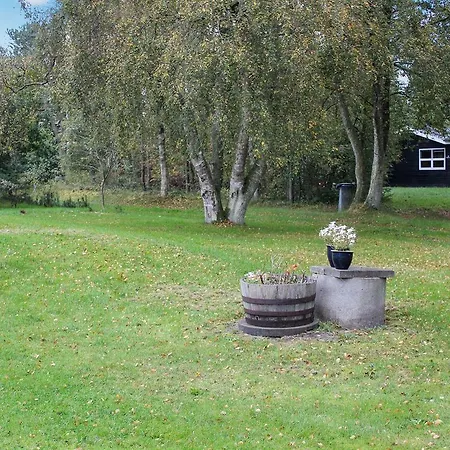 Holiday home Three-bedroom Holiday In Hals