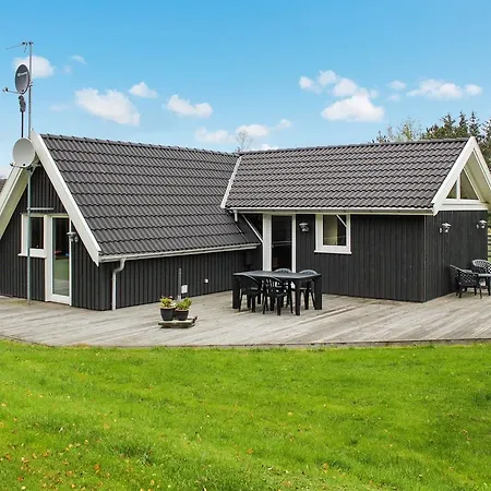 Casa vacanze Three-bedroom Holiday In Hals