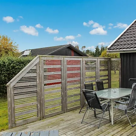 Three-bedroom Holiday In